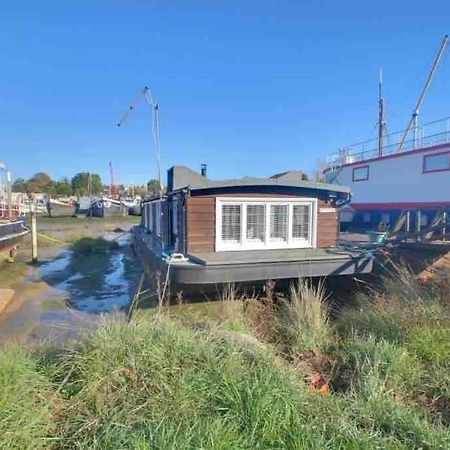 Toosey Lass - St Osyth Creek Saint Osyth Exterior foto